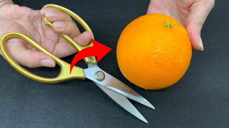 Dieser einfache Trick verwandelt das Schälen einer Orange in Sekunden… so geht’s!