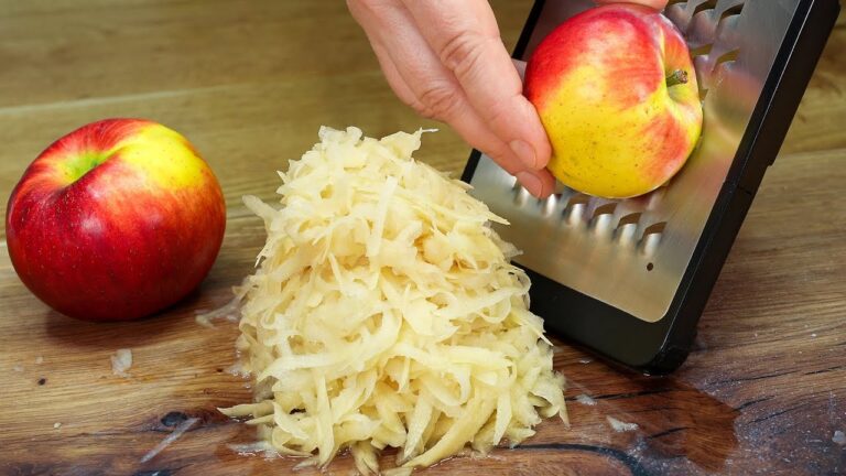 Entdecke 7 Geheimnisse für den perfekten deutschen Apfelkuchen nach Oma’s Rezept!