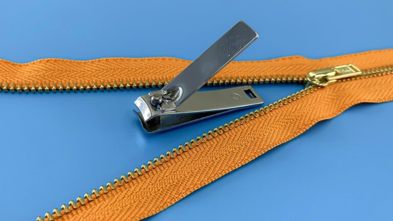 5 einfache Schritte, um einen defekten Reißverschluss in Minuten zu reparieren!