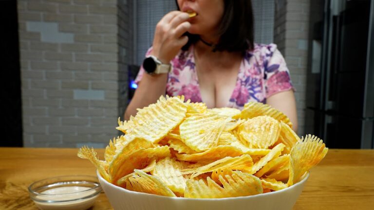 10 Minuten für knusprige Chips: Rezept für selbstgemachte Kartoffelknabbereien!